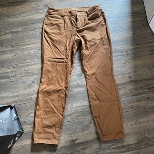 Like new condition. Just wrinkled from drawer but never worn